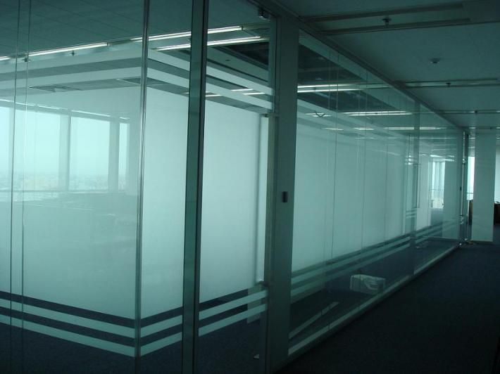 北京鑫建门窗安装钢化玻璃隔断 办公室隔断产品图片,北京鑫建门窗安装钢化玻璃隔断 办公室隔断产品相册 - 北京鑫建门窗 - 九正