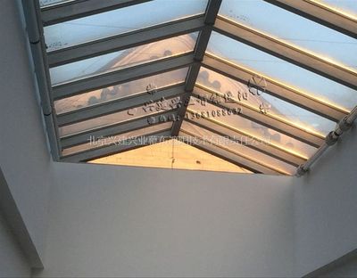 北京定做电动天棚帘、阳光房隔热天棚帘与大型玻璃顶隔热遮阳帘价格及厂家指南